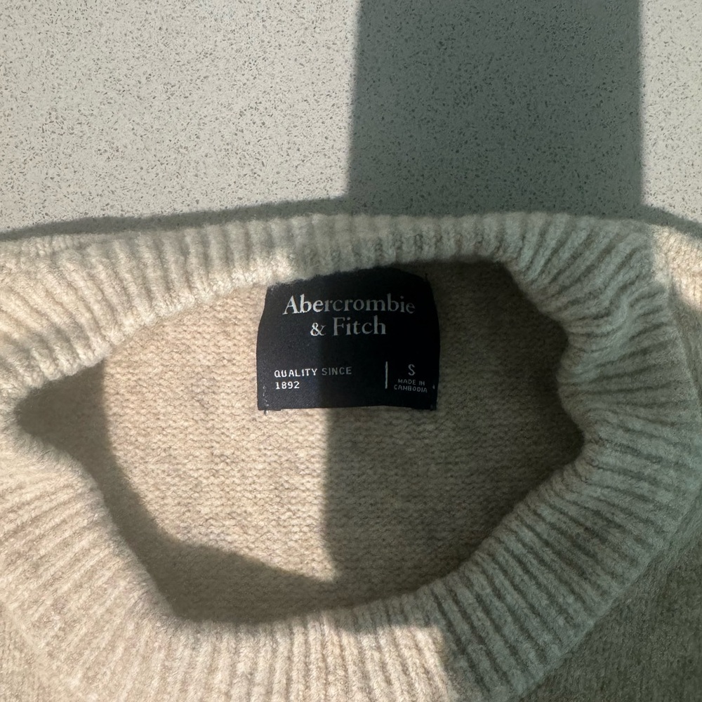 Abercrombie & Fitch Beige Cowboy Crewneck Sweater - Picture 2 of 2